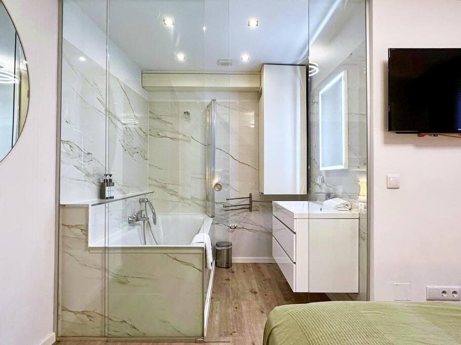 Inner I Walk To Stephansdom I Designer Flat Wien